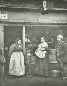 「洪水からの苦しみ」、1877 作： John Thomson